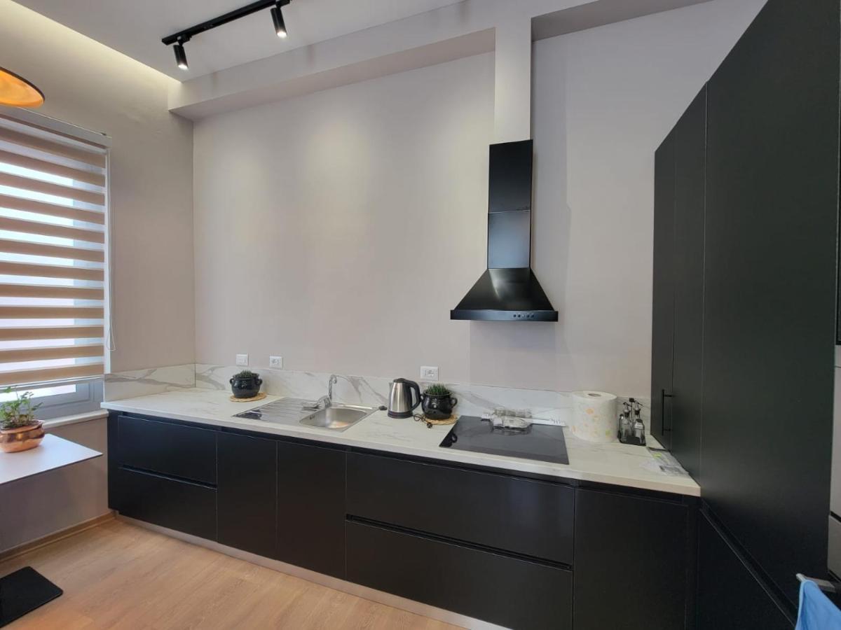 Berhami Studio Apartment Tirana Exteriör bild