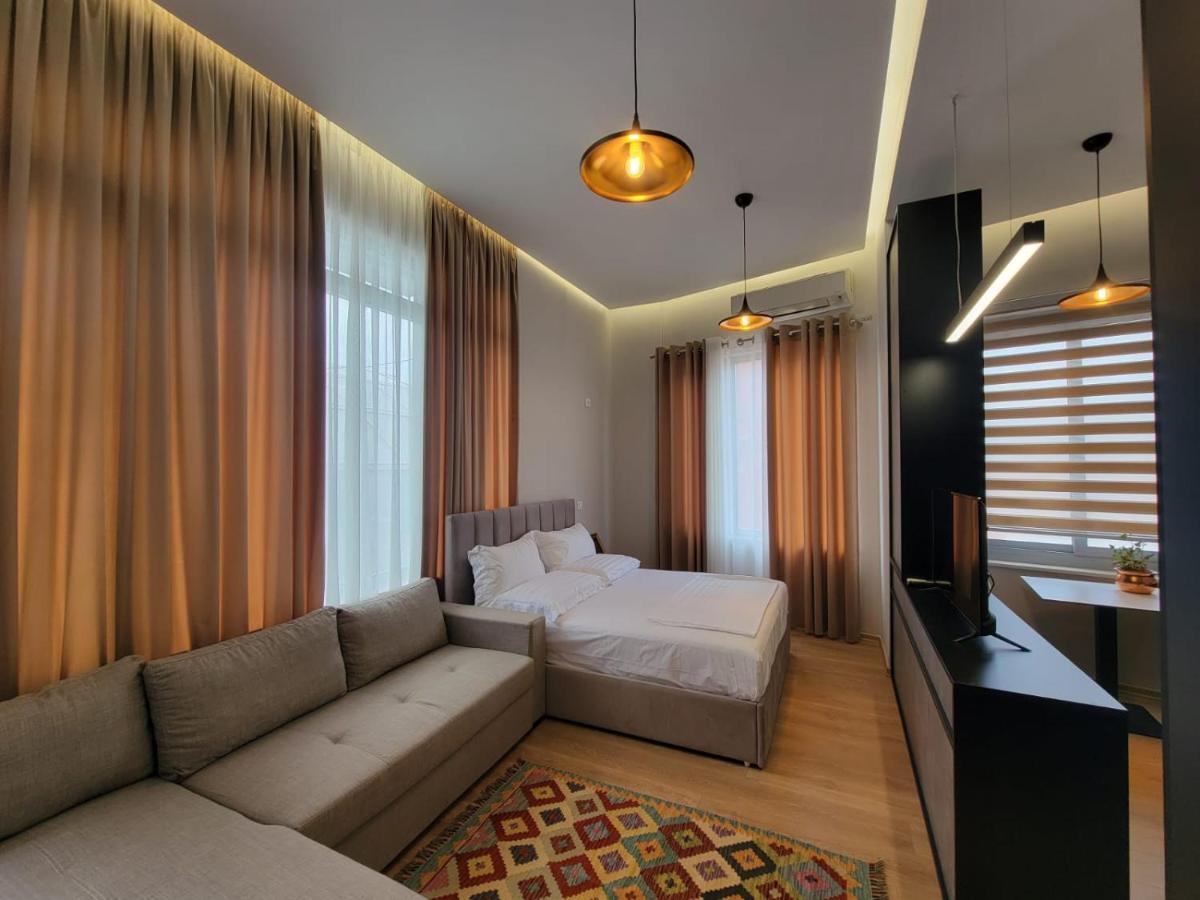 Berhami Studio Apartment Tirana Exteriör bild