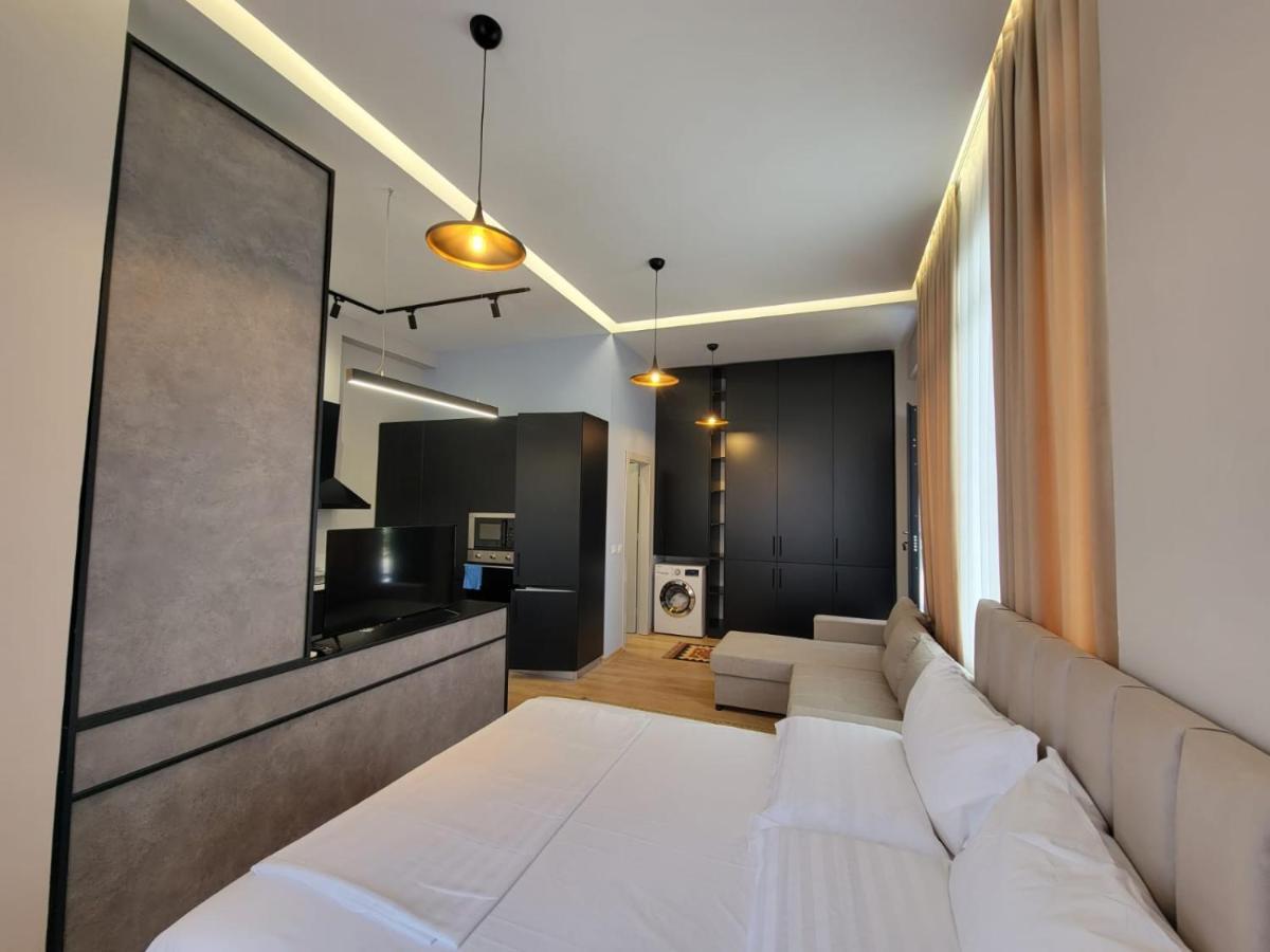 Berhami Studio Apartment Tirana Exteriör bild
