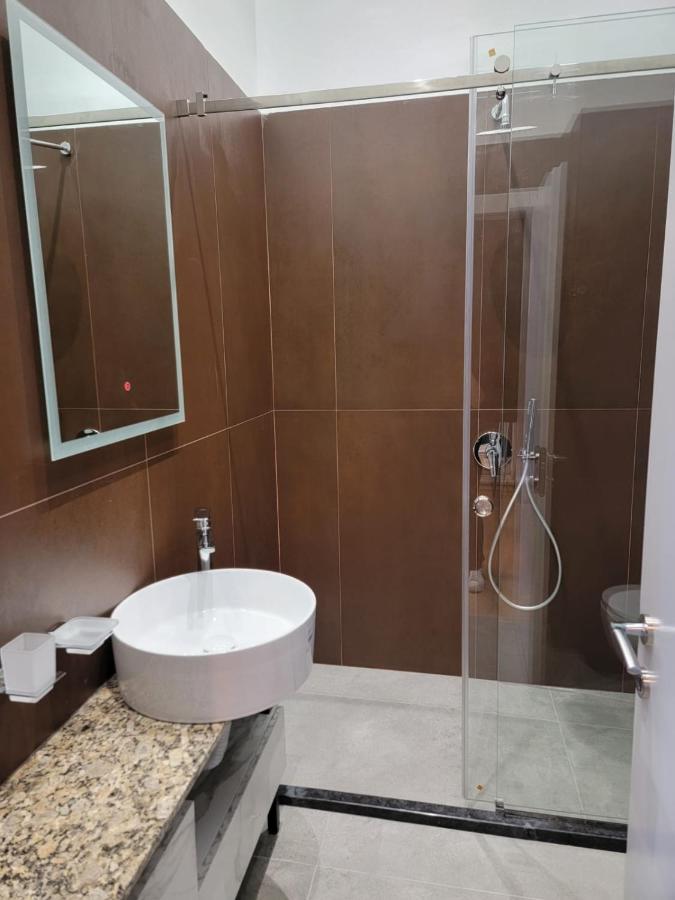 Berhami Studio Apartment Tirana Exteriör bild